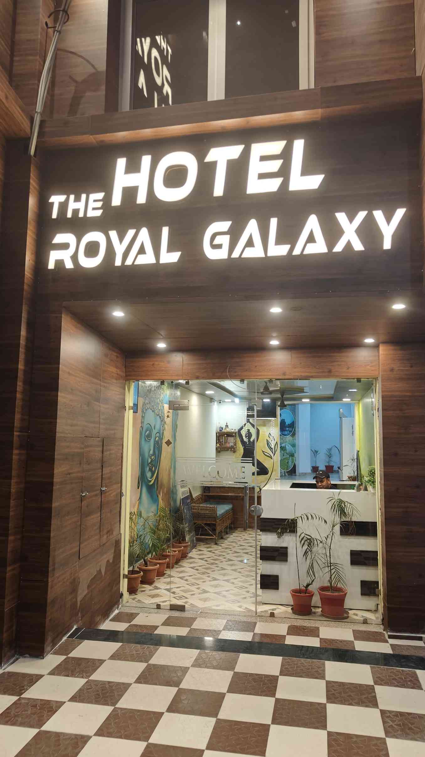 Hotel The Royal Galaxy